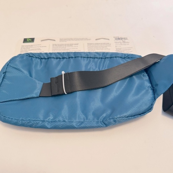 Travelon  Anti-theft Sling, RFID peacock teal Convertible Waist fanny pack bag - Picture 7 of 10